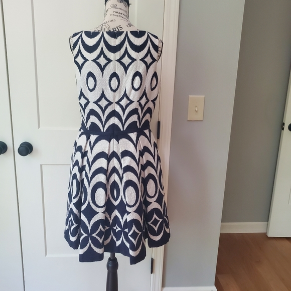 Classy Summer Dress - Picture 5 of 7